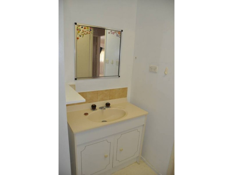 9/30 Hackett Terrace, Charters Towers QLD 4820