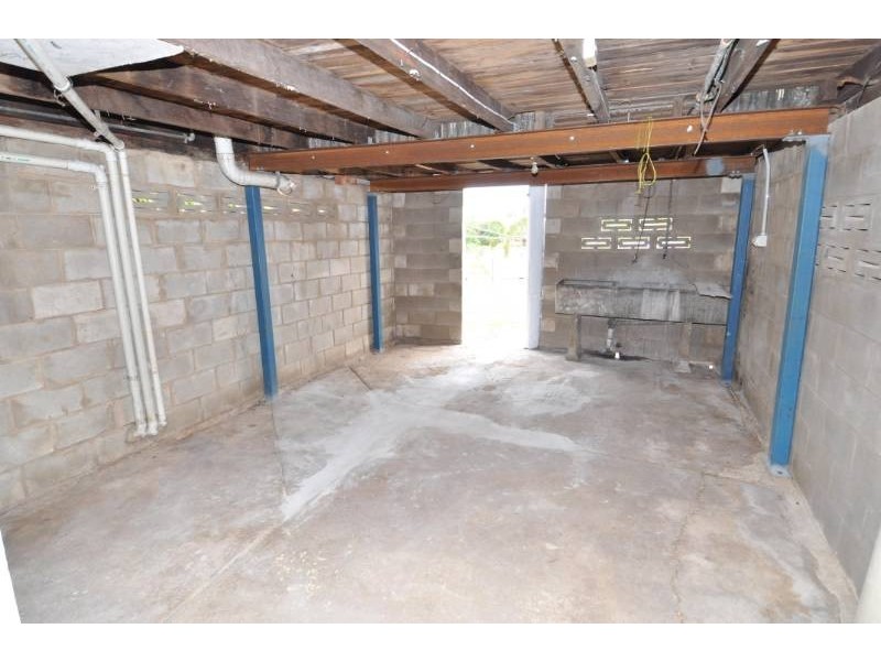 77 York Street, Charters Towers QLD 4820