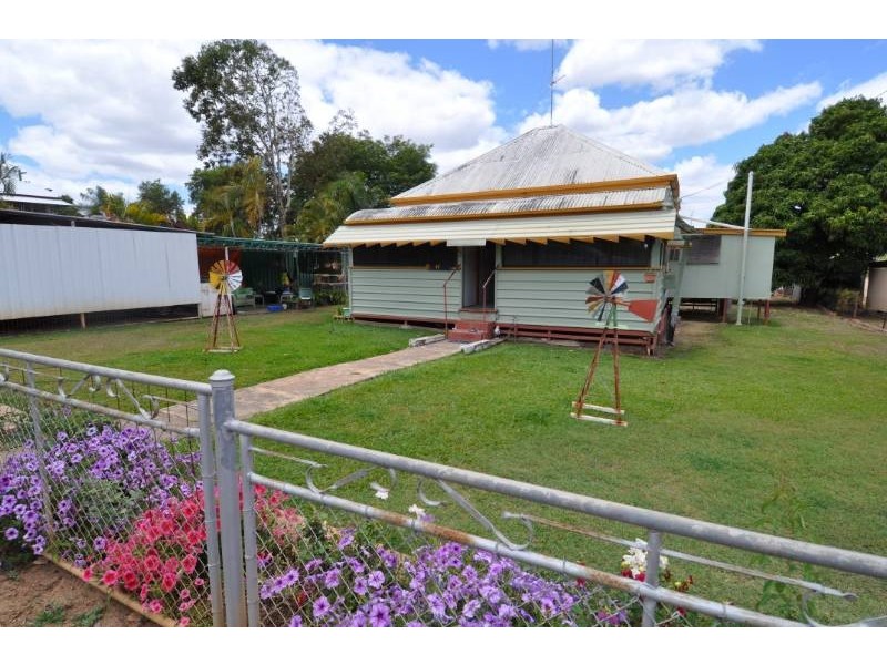5 Vulture Street, Charters Towers QLD 4820