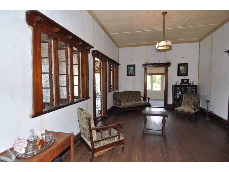 24 Rainbow Road, Charters Towers QLD 4820