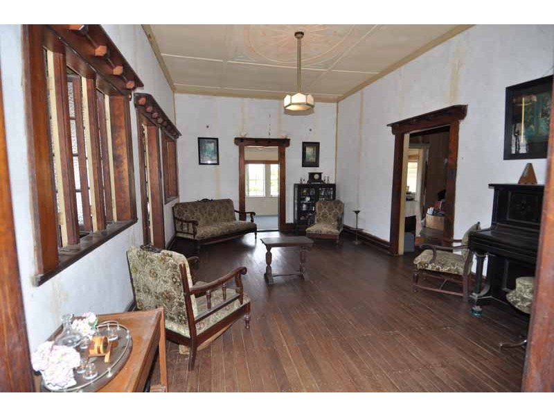 24 Rainbow Road, Charters Towers QLD 4820