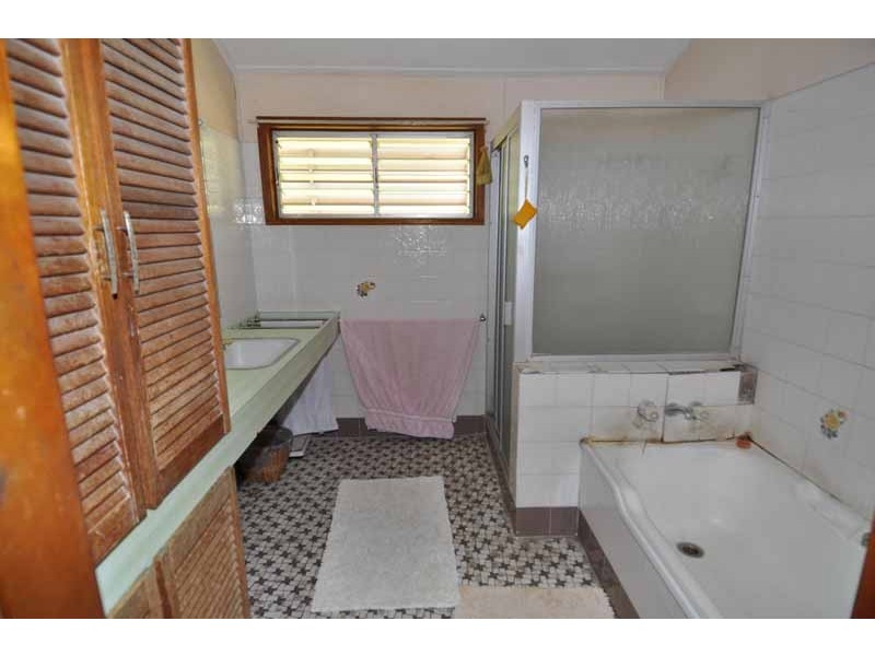 24 Rainbow Road, Charters Towers QLD 4820