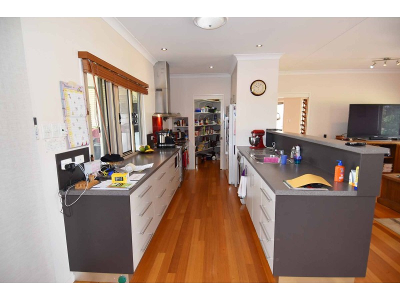69 Estate Avenue, Toll QLD 4820