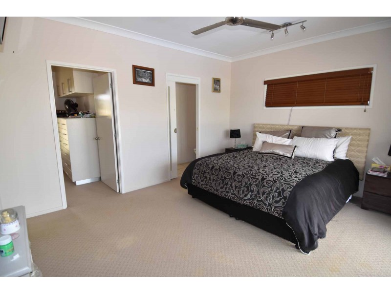 69 Estate Avenue, Toll QLD 4820