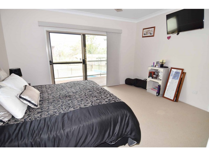 69 Estate Avenue, Toll QLD 4820