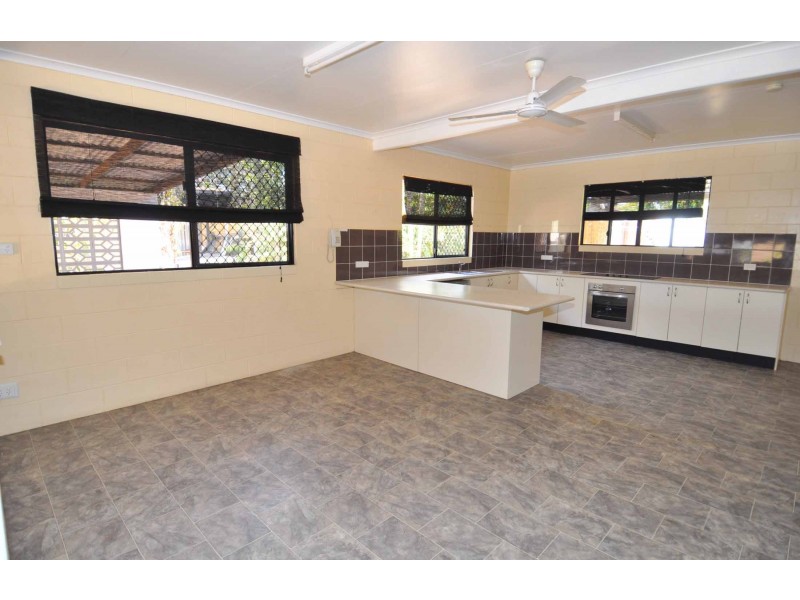 8 Kiara Close, Charters Towers QLD 4820