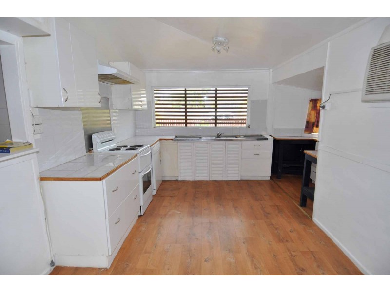 18 Rutherford Street, Charters Towers QLD 4820