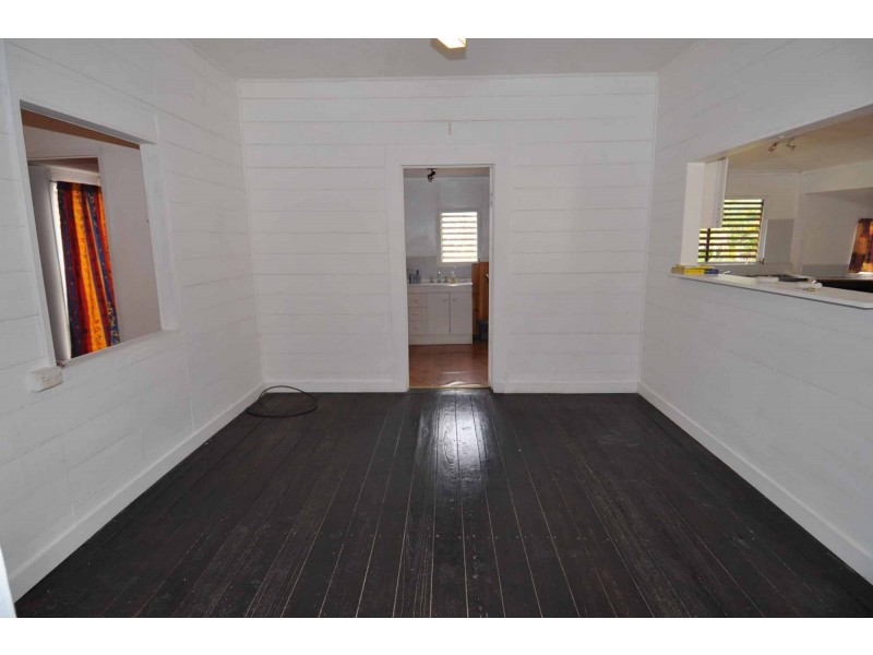 18 Rutherford Street, Charters Towers QLD 4820