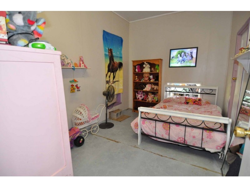 34 Jardine Street, Millchester QLD 4820
