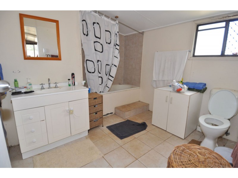 8 Mango Road, Charters Towers QLD 4820