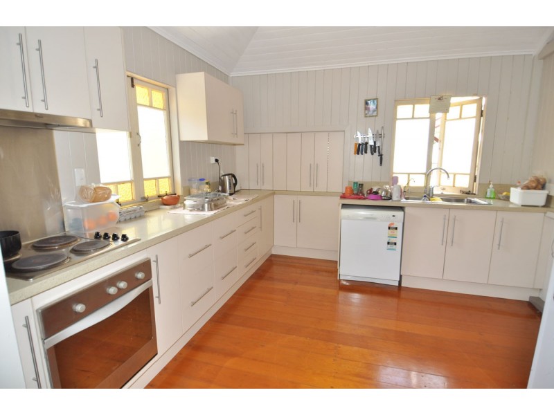 115 Hackett Terrace, Charters Towers QLD 4820