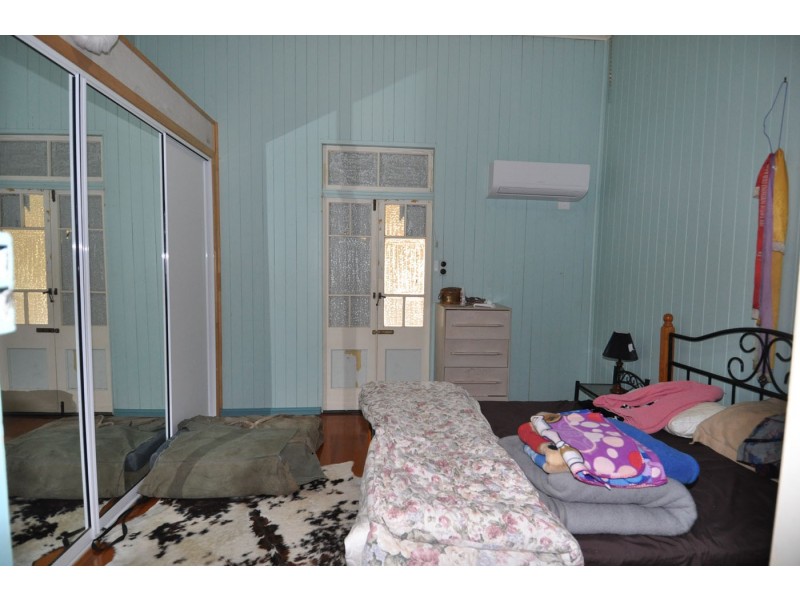 115 Hackett Terrace, Charters Towers QLD 4820