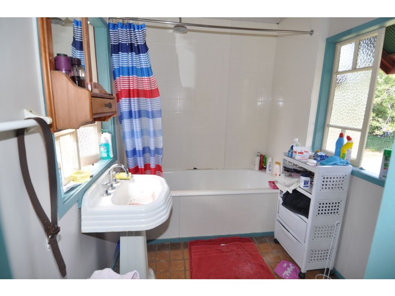 115 Hackett Terrace, Charters Towers QLD 4820