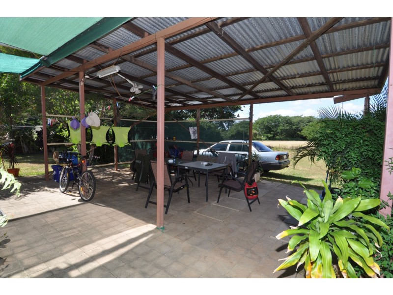 9 Racecourse Road, Charters Towers QLD 4820