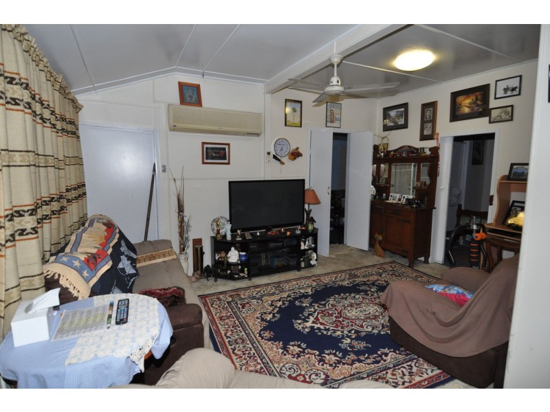 32 Vulture Street, Charters Towers QLD 4820