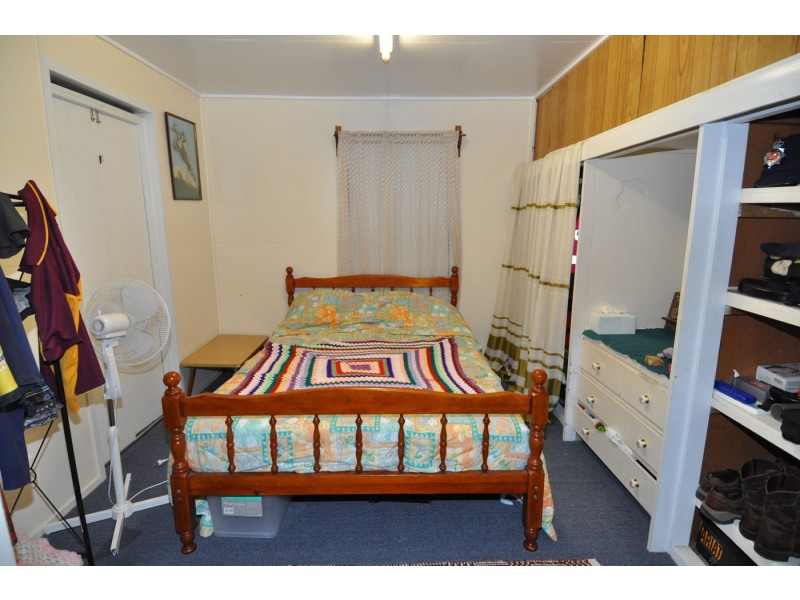 32 Vulture Street, Charters Towers QLD 4820