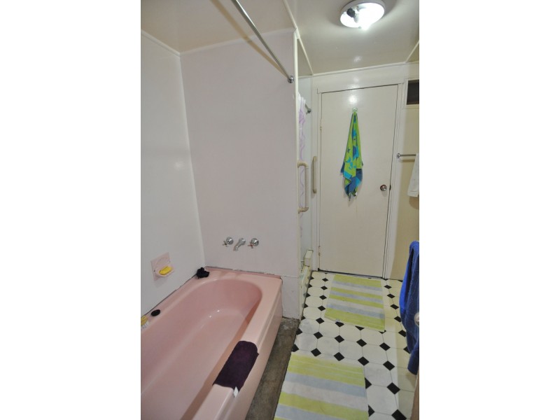 32 Vulture Street, Charters Towers QLD 4820