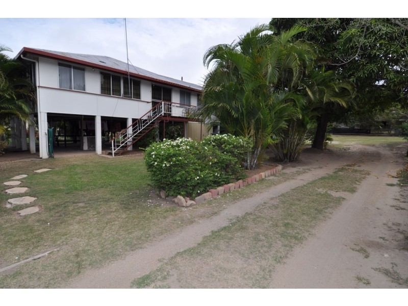 32 Vulture Street, Charters Towers QLD 4820