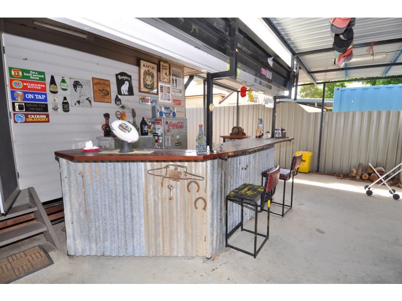 33 York Street, Charters Towers QLD 4820