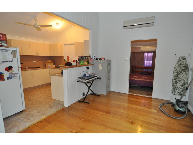 33 York Street, Charters Towers QLD 4820
