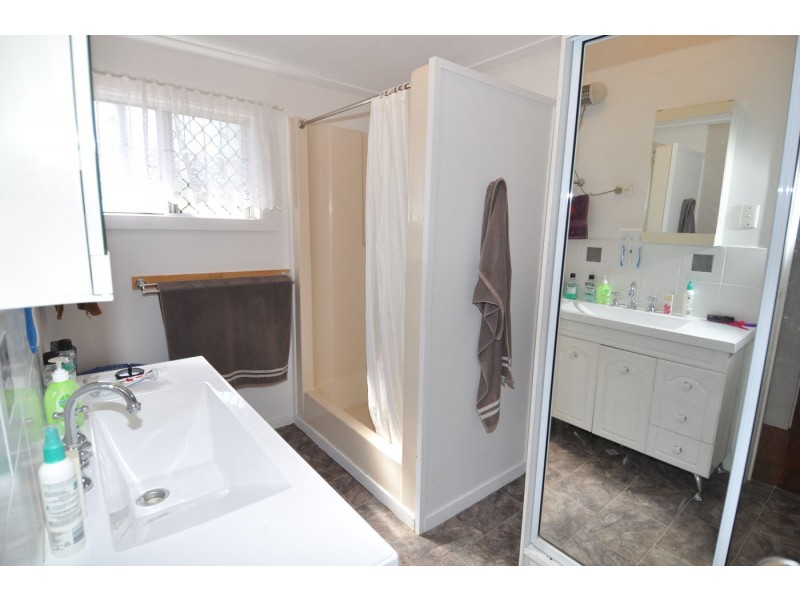33 York Street, Charters Towers QLD 4820