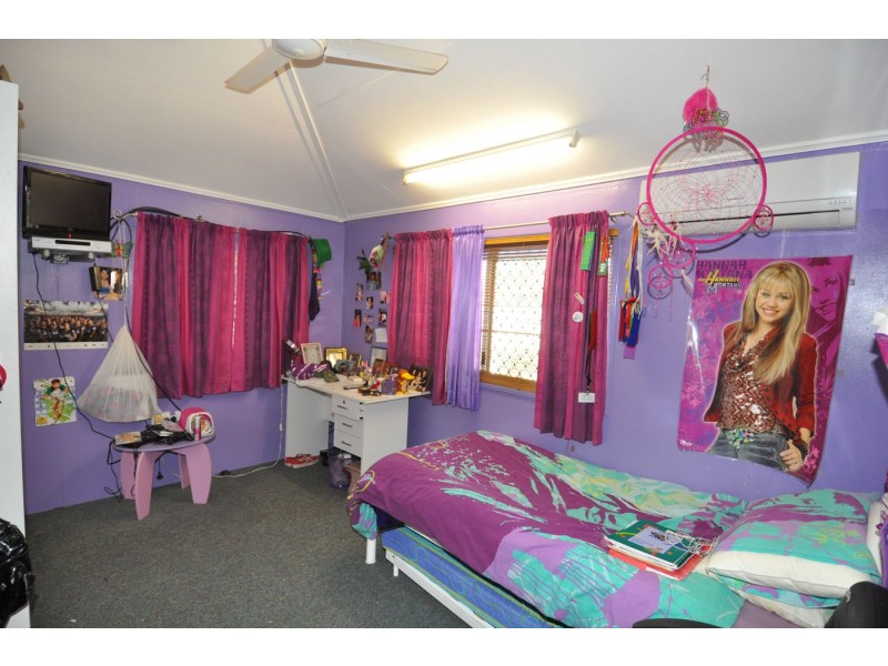 33 York Street, Charters Towers QLD 4820