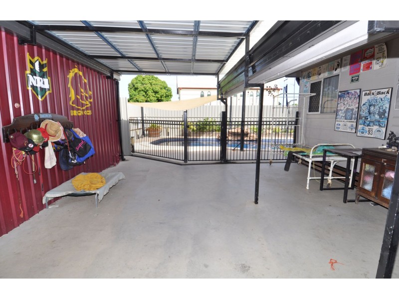33 York Street, Charters Towers QLD 4820