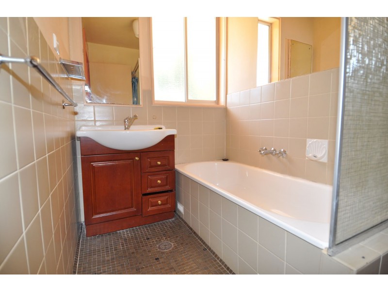 4 Grevillea Court, Greenvale QLD 4816