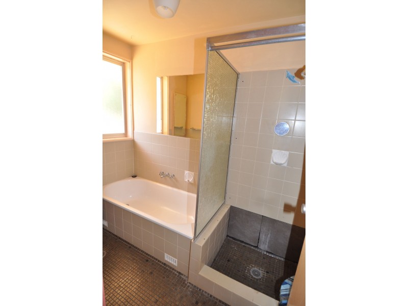 4 Grevillea Court, Greenvale QLD 4816