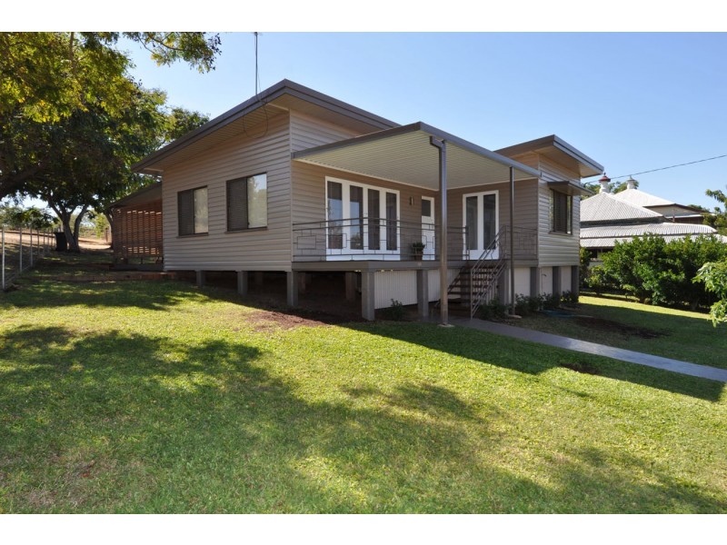 124 Hackett Terrace, Charters Towers QLD 4820
