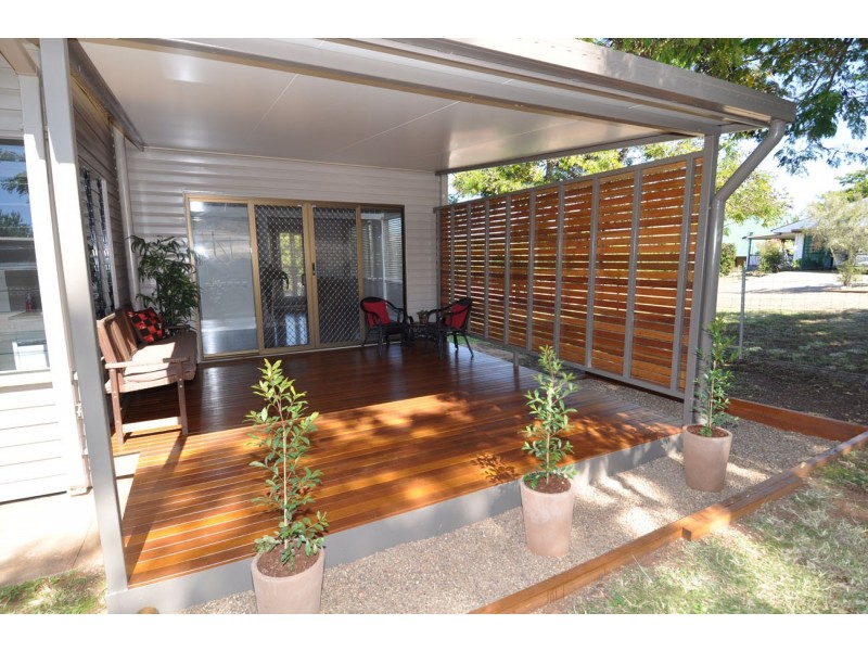 124 Hackett Terrace, Charters Towers QLD 4820