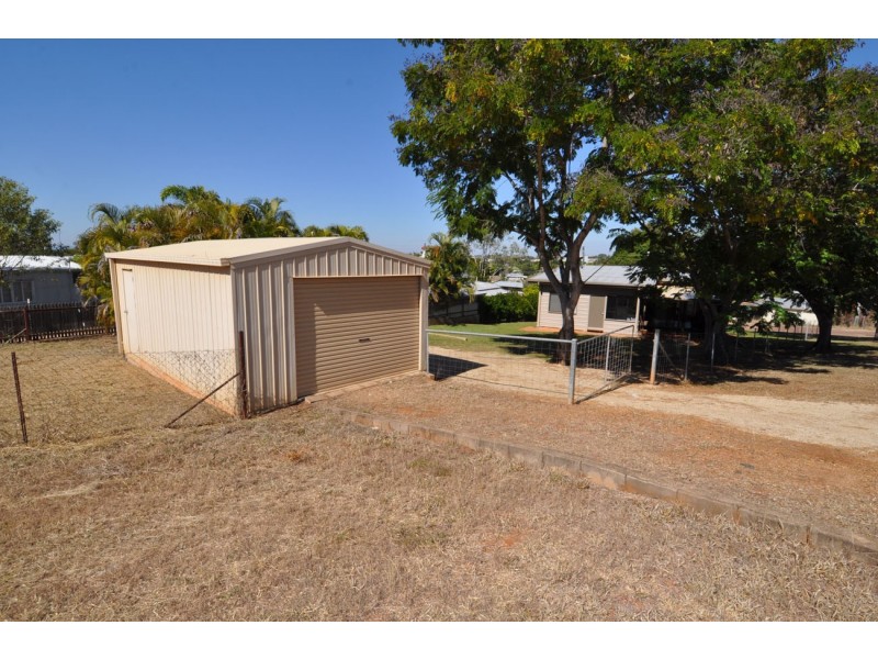 124 Hackett Terrace, Charters Towers QLD 4820