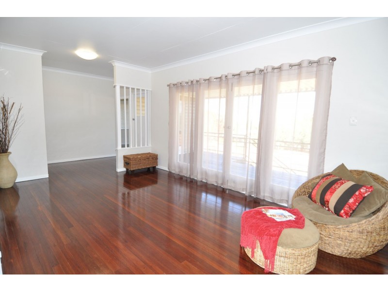 124 Hackett Terrace, Charters Towers QLD 4820