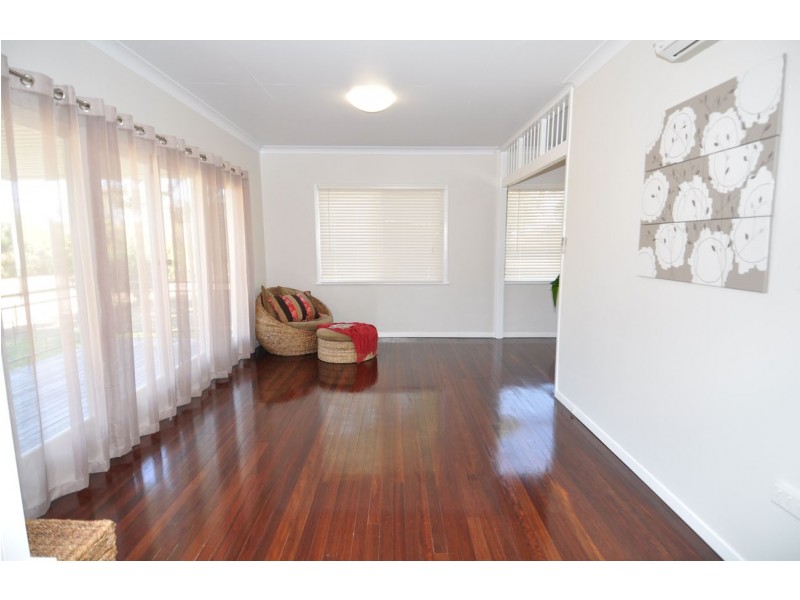124 Hackett Terrace, Charters Towers QLD 4820