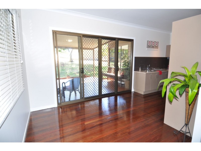 124 Hackett Terrace, Charters Towers QLD 4820