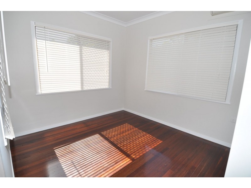 124 Hackett Terrace, Charters Towers QLD 4820