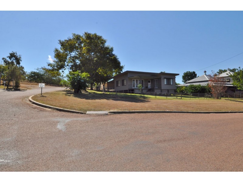 124 Hackett Terrace, Charters Towers QLD 4820