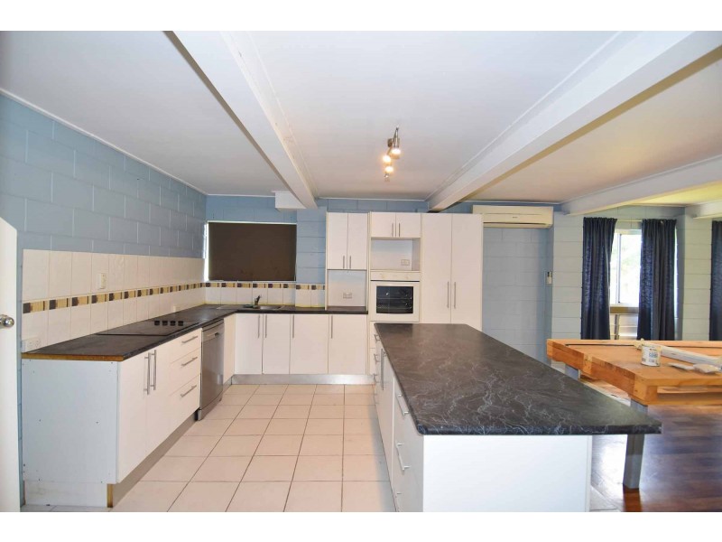 4 Deighton Street, Richmond Hill QLD 4820