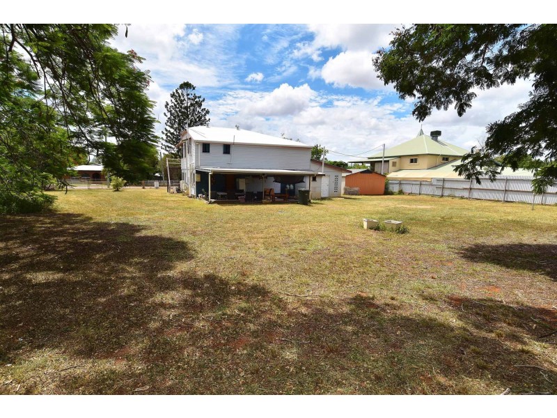 4 Deighton Street, Richmond Hill QLD 4820