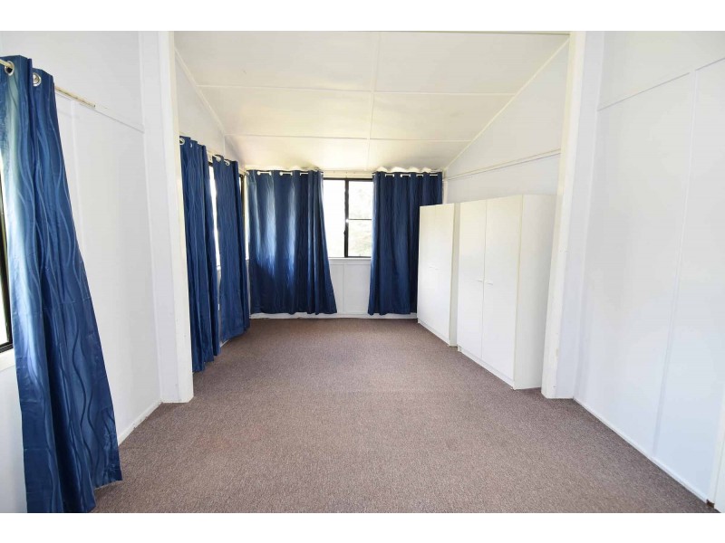 4 Deighton Street, Richmond Hill QLD 4820