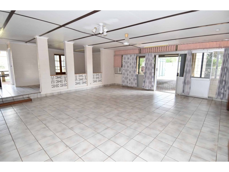 1 Kirrima Court, Toll QLD 4820