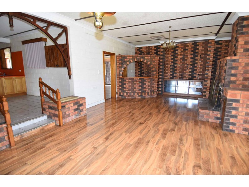 1 Kirrima Court, Toll QLD 4820