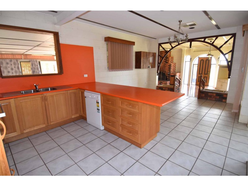 1 Kirrima Court, Toll QLD 4820