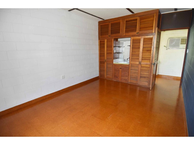 1 Kirrima Court, Toll QLD 4820