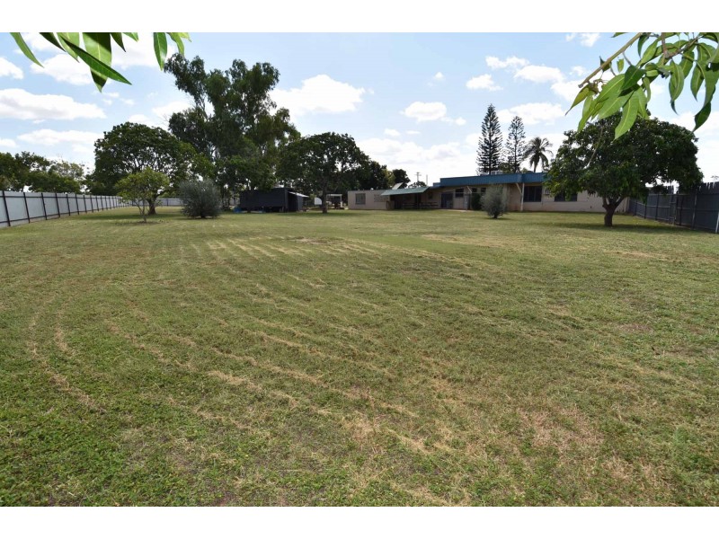 1 Kirrima Court, Toll QLD 4820