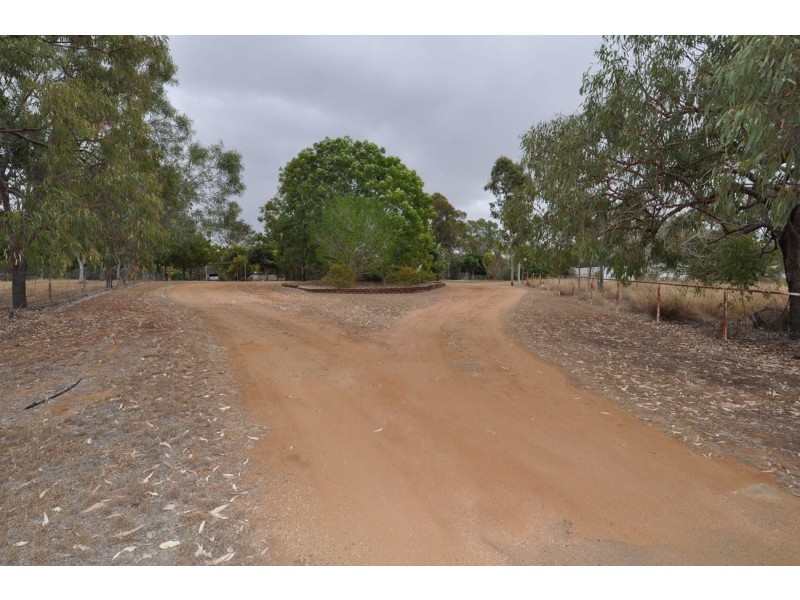 39 Jackson Street, Charters Towers QLD 4820