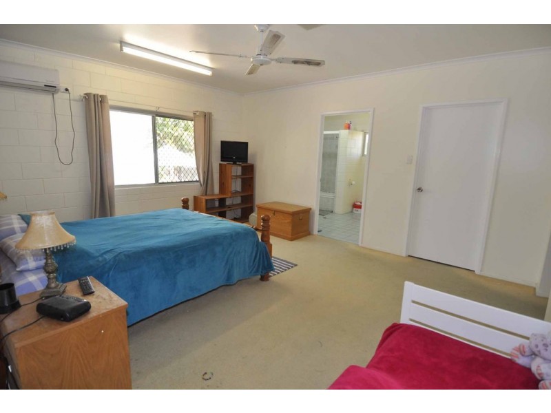 3 Hope Street, Charters Towers QLD 4820