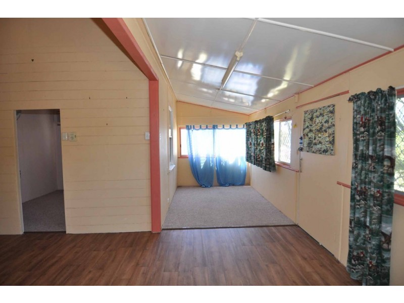 6 Yelland Street, Charters Towers QLD 4820