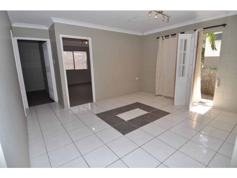 9 Charlotte Street, Charters Towers QLD 4820