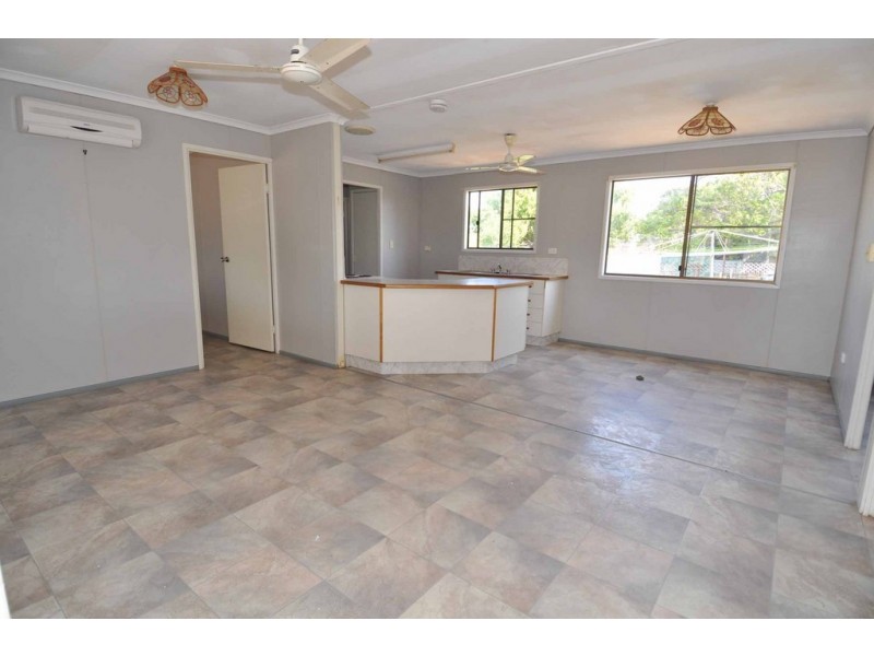 42 Hodgkinson Street, Charters Towers City QLD 4820